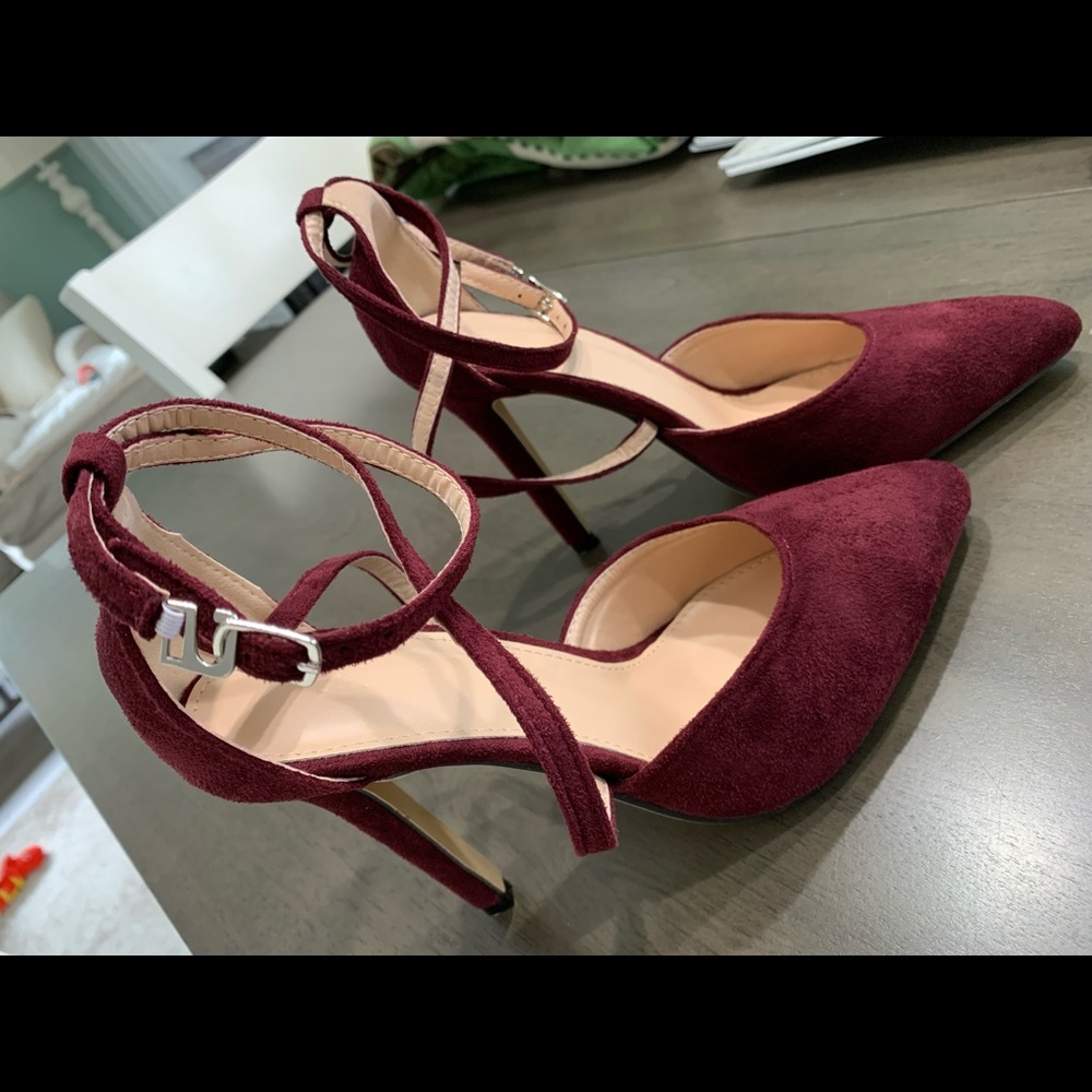 New in box  Schein suede heels with ankle wrap